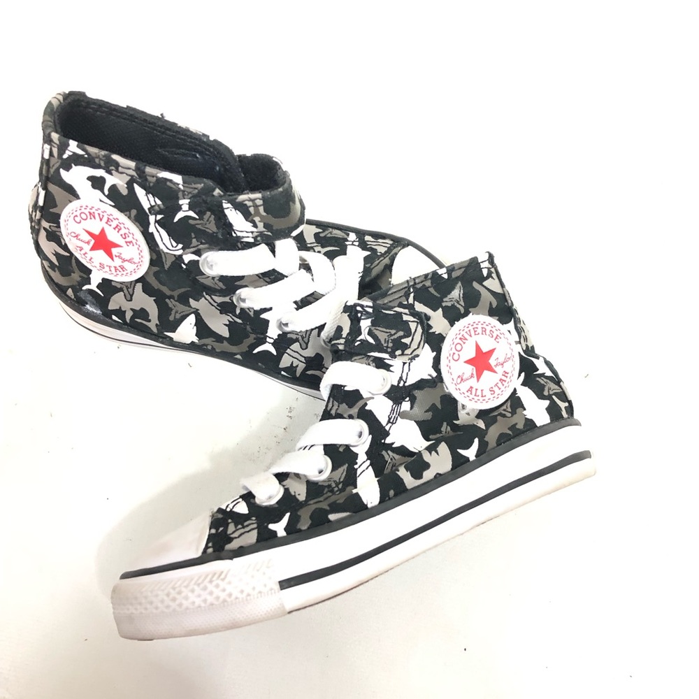 Converse Baby Shark High Top Sneaker US 6